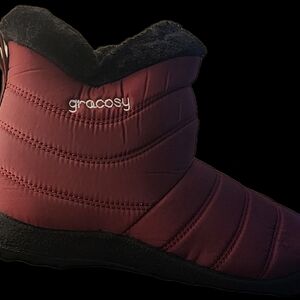 Women's Burgundy Winter Boots